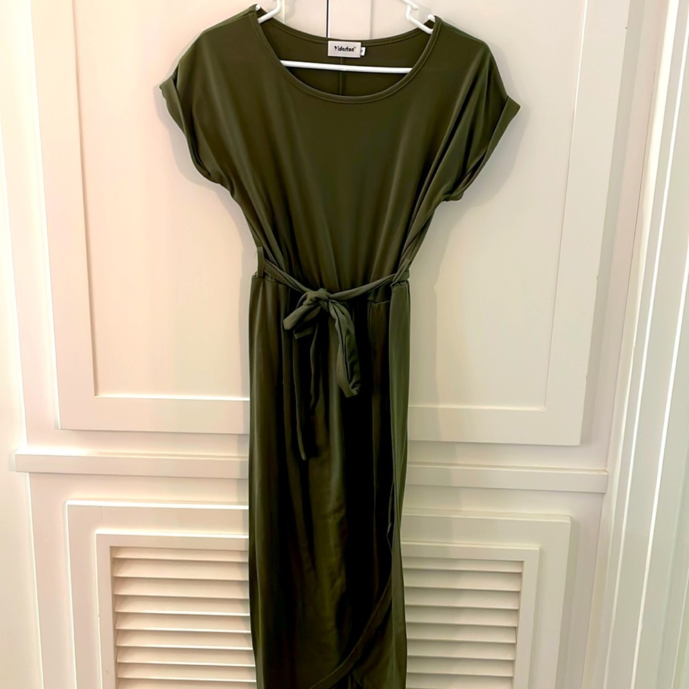 Short sleeve midi green dress